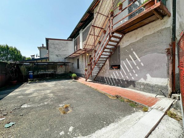casa indipendente in vendita a Carignano