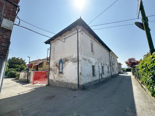 casa indipendente in vendita a Carignano