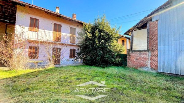 casale in vendita a Carignano