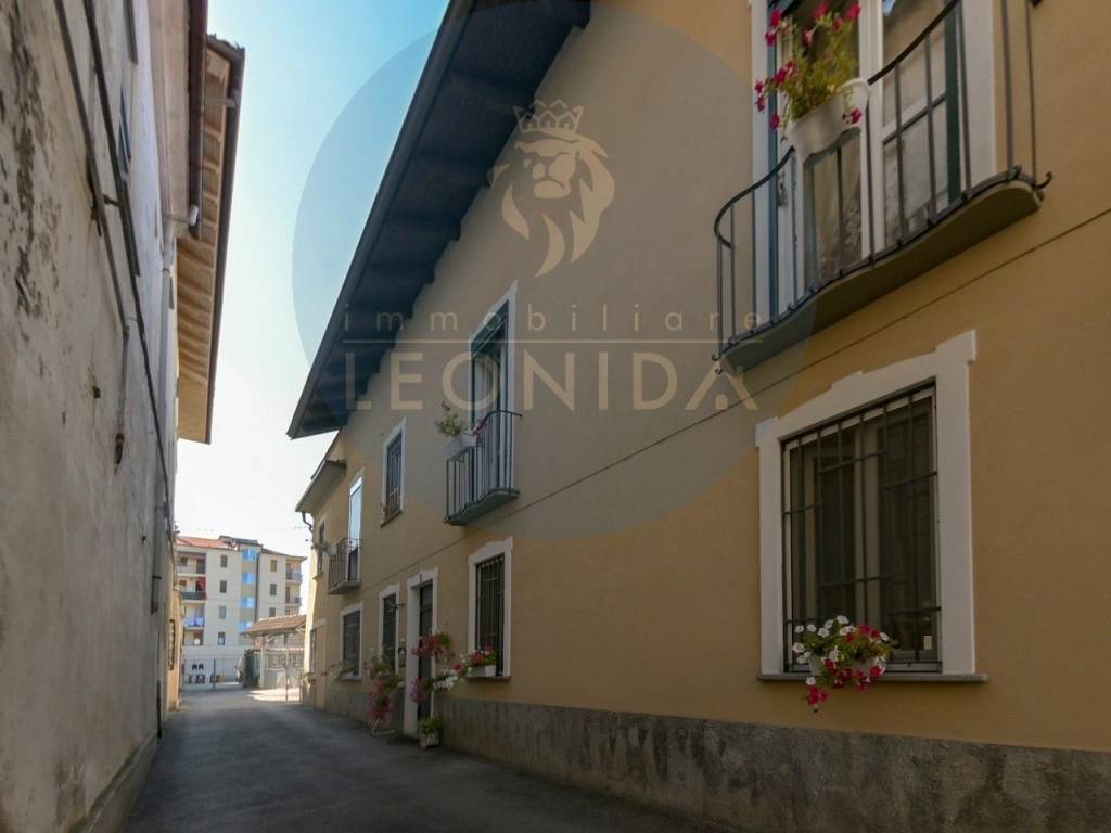 casa indipendente in vendita a Carignano
