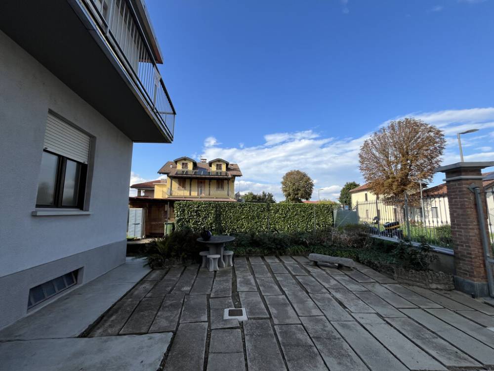 casa indipendente in vendita a Carignano