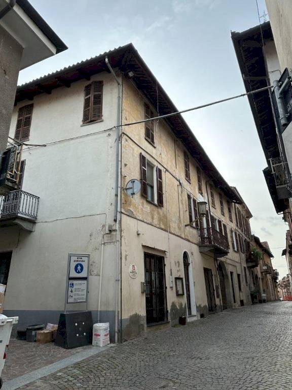 esavano in vendita a Carignano