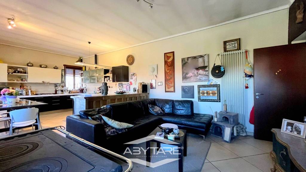 casa indipendente in vendita a Carignano