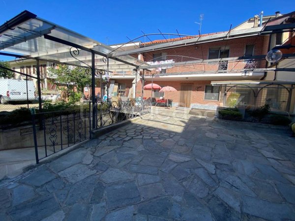 casa indipendente in vendita a Carignano