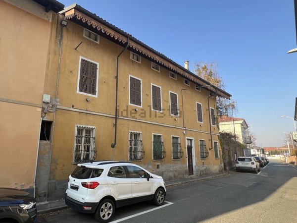 casa indipendente in vendita a Carignano