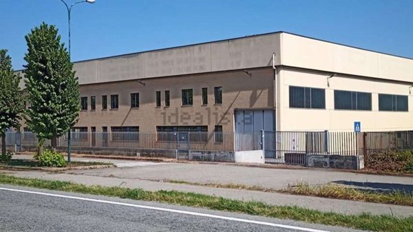 capannone in vendita a Carignano