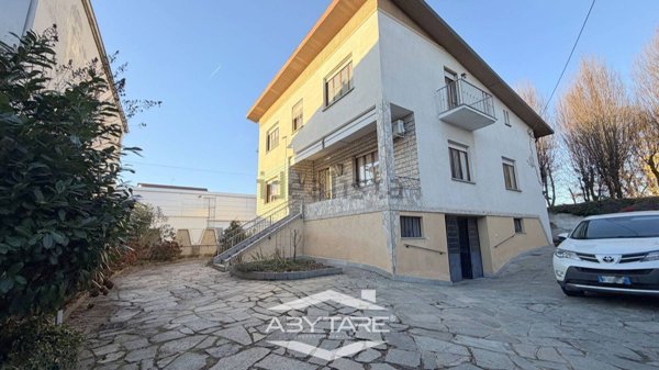 casa indipendente in vendita a Carignano