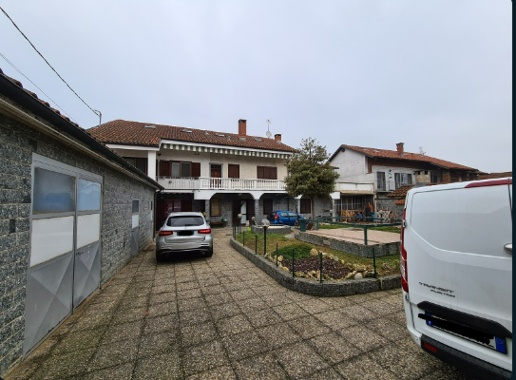 intera palazzina in vendita a Carignano