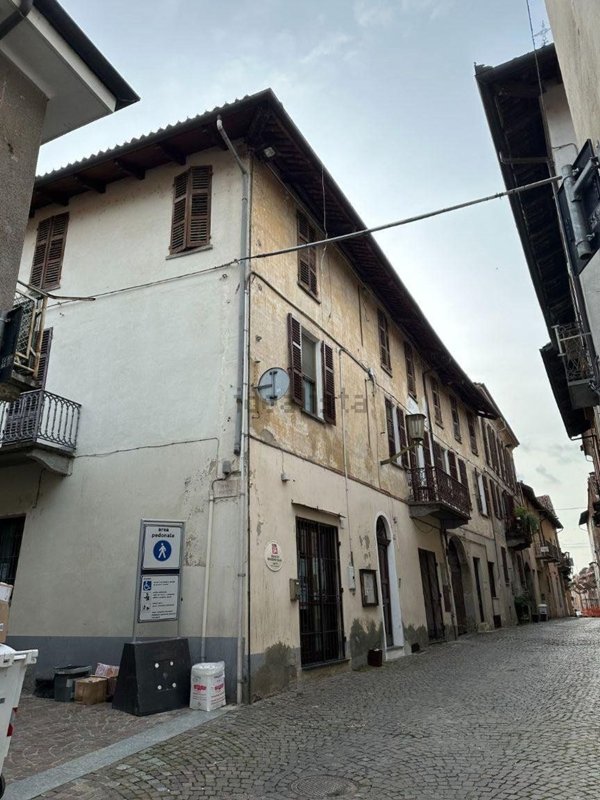 esavano in vendita a Carignano