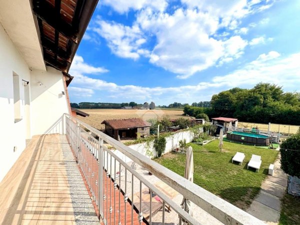 casa indipendente in vendita a Carignano