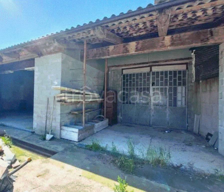 capannone in vendita a Carignano