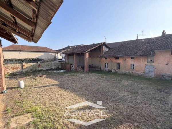 casa indipendente in vendita a Carignano