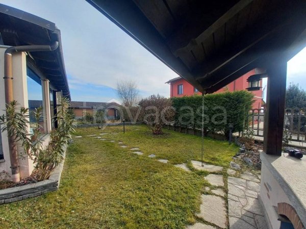 casa indipendente in vendita a Carignano