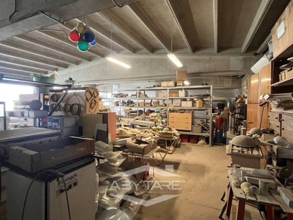 locale commerciale in vendita a Carignano