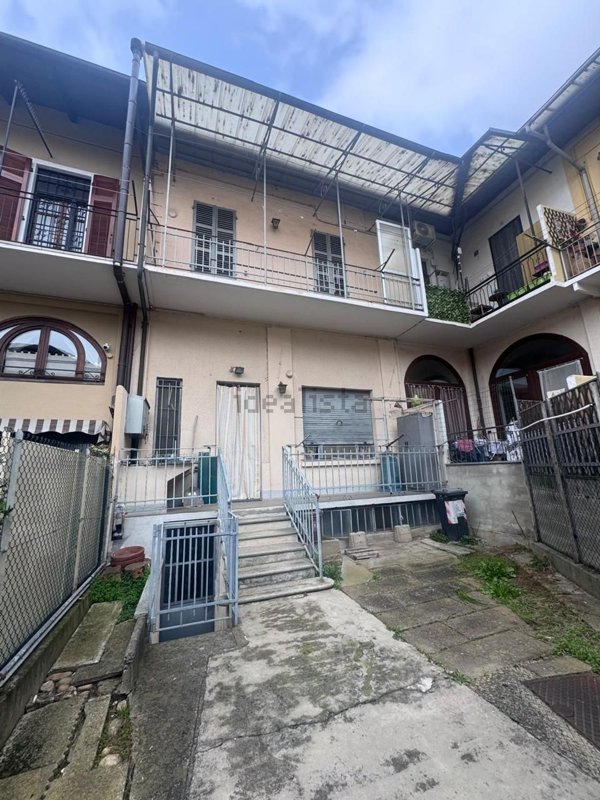 casa indipendente in vendita a Carignano