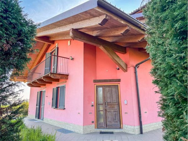 casa indipendente in vendita a Carignano