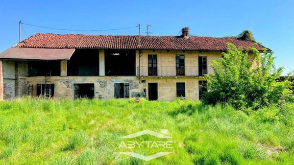 casa indipendente in vendita a Carignano