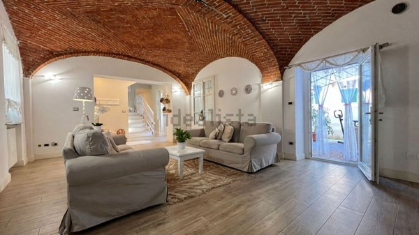 casa indipendente in vendita a Carignano
