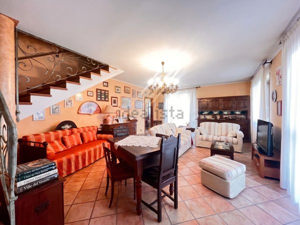 casa indipendente in vendita a Carignano