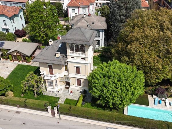casa indipendente in vendita a Carignano