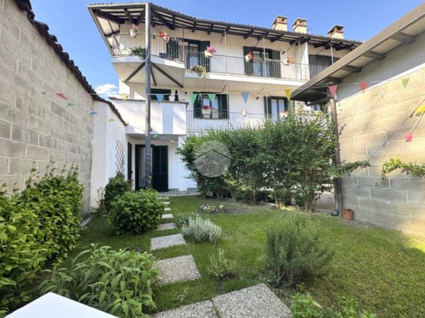 casa indipendente in vendita a Carignano
