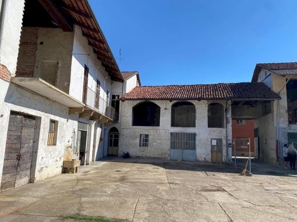 casa indipendente in vendita a Carignano