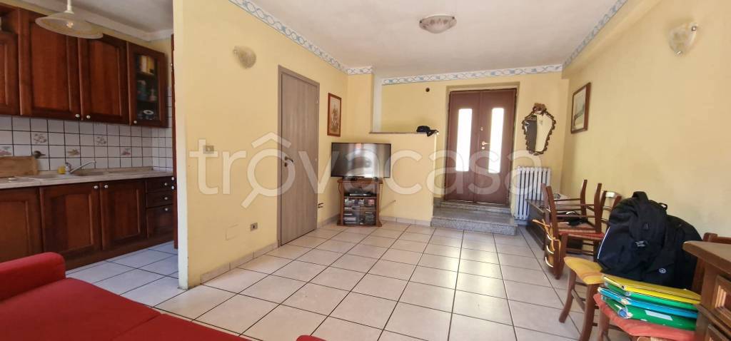 casa indipendente in vendita a Carignano