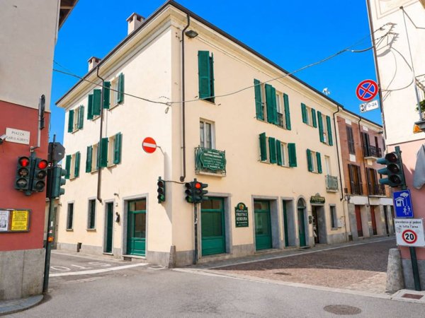 negozio in vendita a Carignano