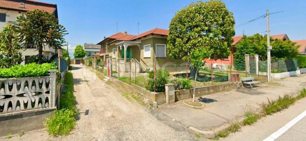 casa indipendente in vendita a Carignano