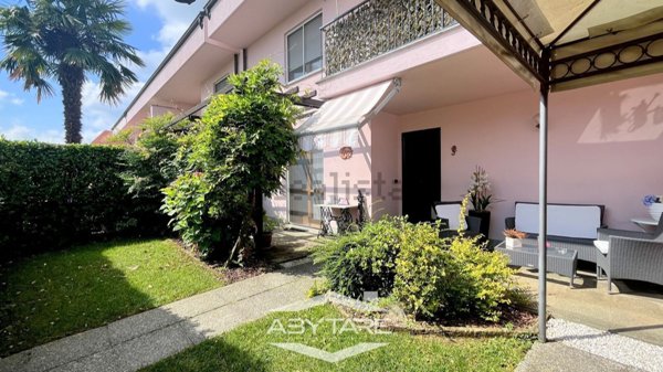 casa indipendente in vendita a Carignano