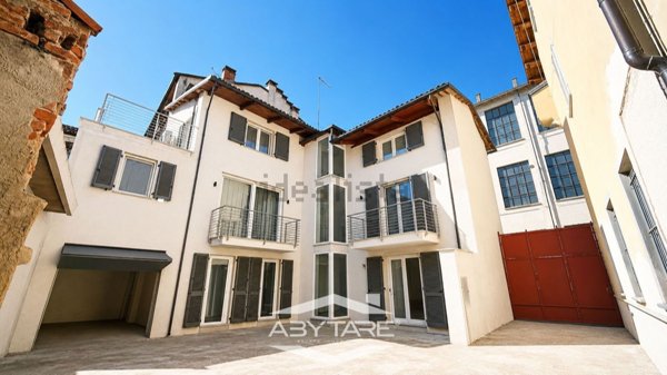 casa semindipendente in vendita a Carignano
