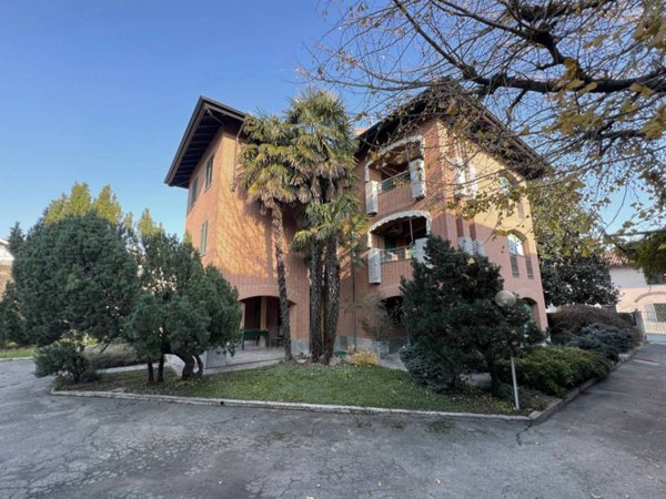 intera palazzina in vendita a Carignano