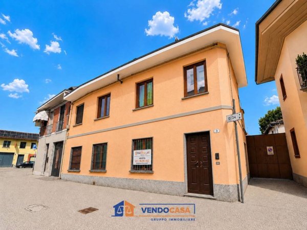 casa indipendente in vendita a Carignano