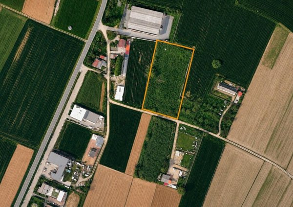 terreno edificabile in vendita a Carignano