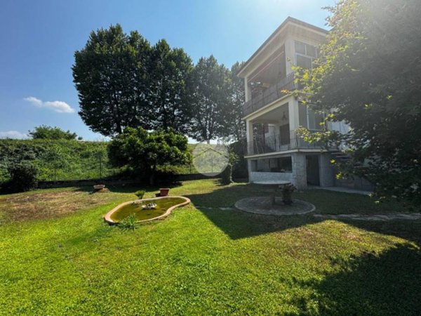 casa indipendente in vendita a Carignano