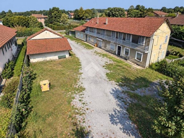 casa indipendente in vendita a Carignano
