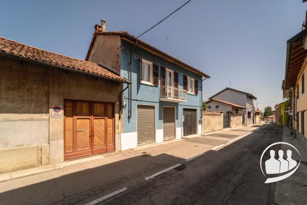 casa indipendente in vendita a Carignano