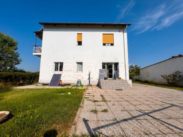 casa indipendente in vendita a Carignano