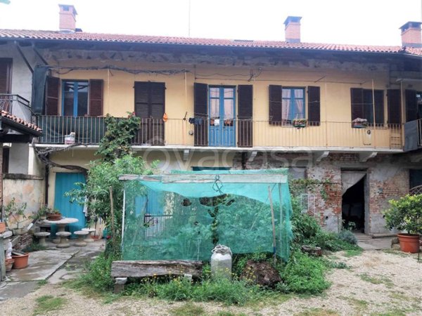 casa indipendente in vendita a Carmagnola in zona San Michele