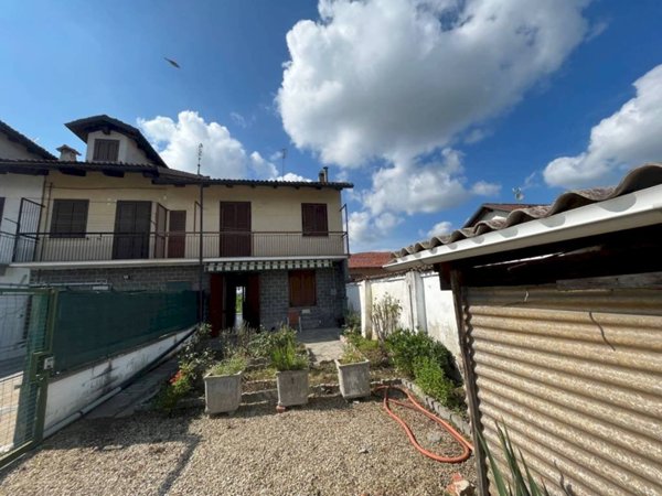 casa indipendente in vendita a Carmagnola in zona San Giovanni
