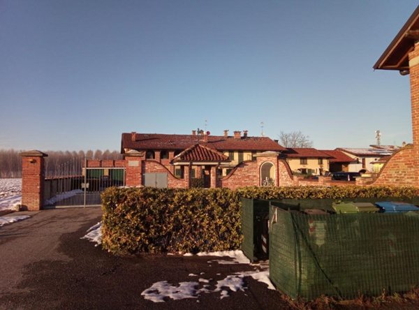 casa indipendente in vendita a Carmagnola