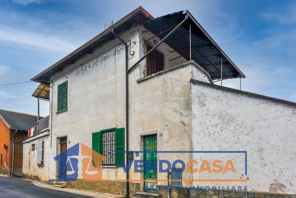 casa indipendente in vendita a Carmagnola in zona San Bernardo