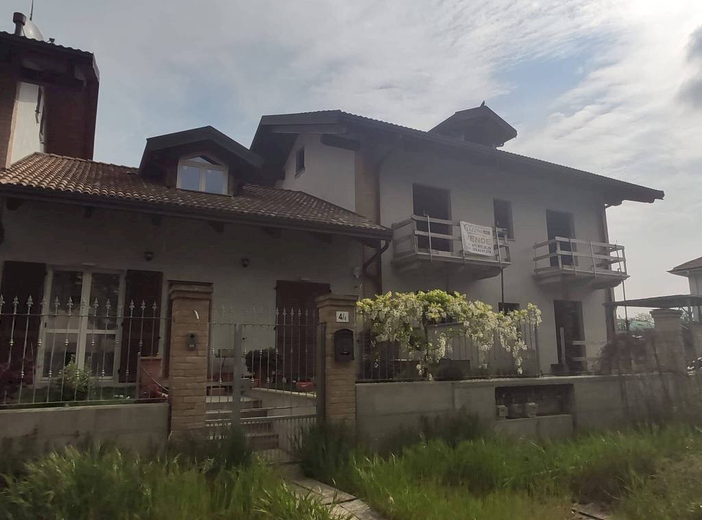 casa indipendente in vendita a Carmagnola in zona San Michele