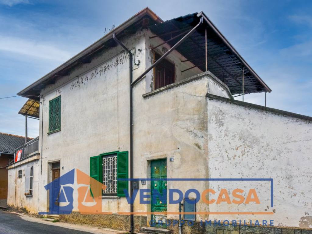 casa indipendente in vendita a Carmagnola in zona San Bernardo