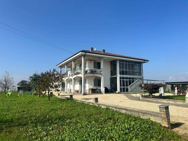 casa indipendente in vendita a Carmagnola in zona San Giovanni