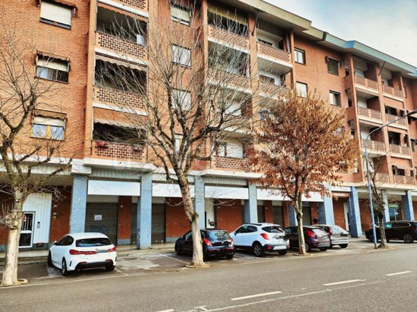 negozio in vendita a Carmagnola