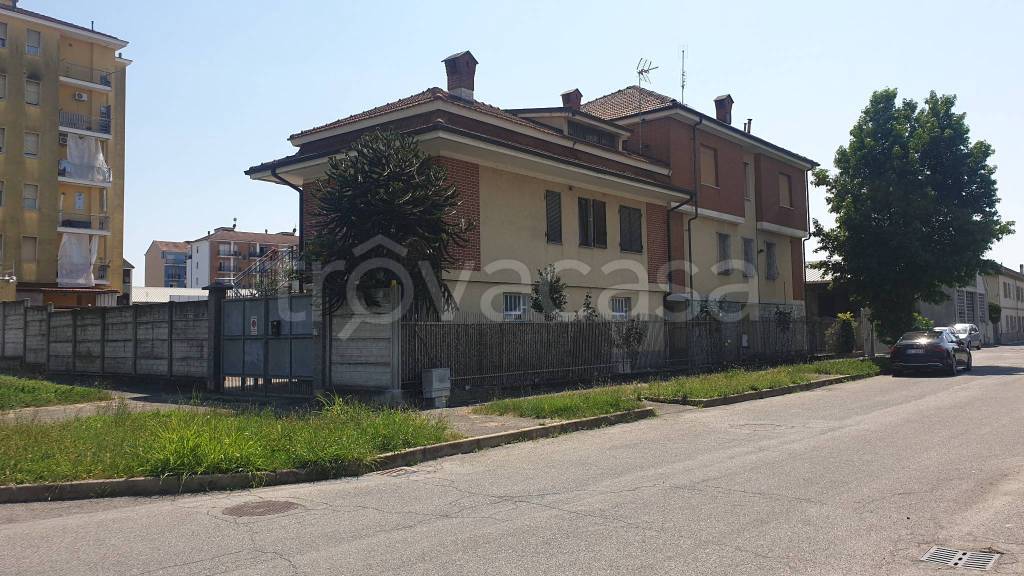 casa indipendente in vendita a Carmagnola