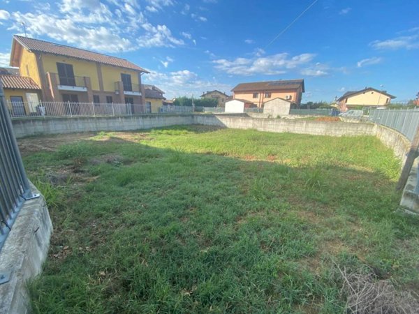 terreno edificabile in vendita a Carmagnola in zona Tuninetti
