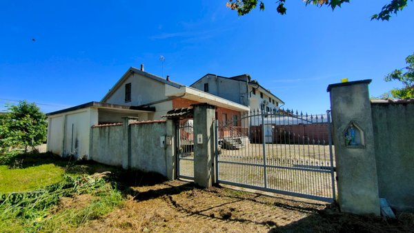 casa indipendente in vendita a Carmagnola