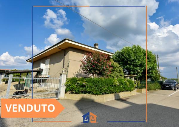 casa indipendente in vendita a Carmagnola in zona Tuninetti